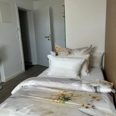 Mit Kueche Und Bad *